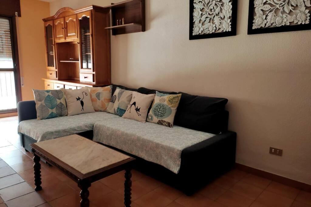 Apartamento Para 6 Personas En Barbastro Luaran gambar