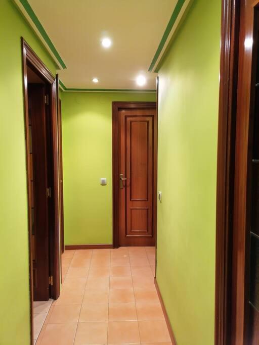 Apartamento Para 6 Personas En Barbastro Luaran gambar