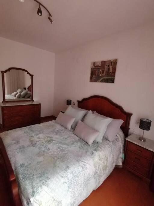 Apartamento Para 6 Personas En Barbastro Luaran gambar